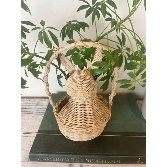 Vintage 1980’s Bunny Rabbit Shaped Wicker Basket Easter Handle Spring Home Decor - Picture 4 of 8